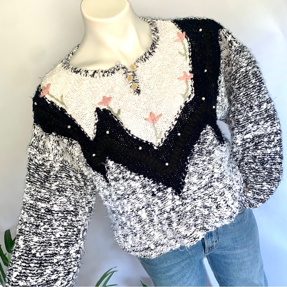 v i n t a g e :: Funky Floral Slouchy Grandma Knit Sweater - Picture 11 of 11